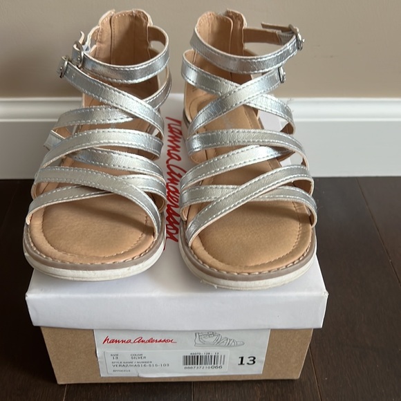 Hanna Anderson Vera2 metallic silver gladiator sandals in box sz 13 - Picture 5 of 9